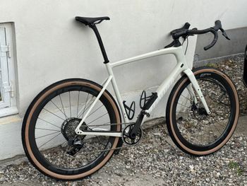 Used Specialized Diverge Sram Force, Zipp 303s, Powermeter 2025 Road & Gravel — image 2 of 11