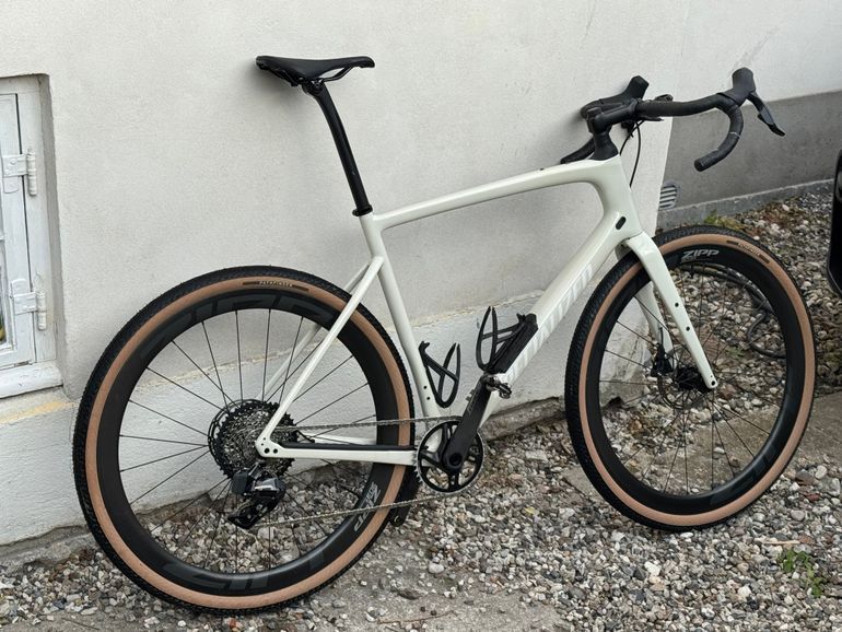 Used Specialized Diverge Sram Force, Zipp 303s, Powermeter 2025 Road & Gravel — image 2 of 11