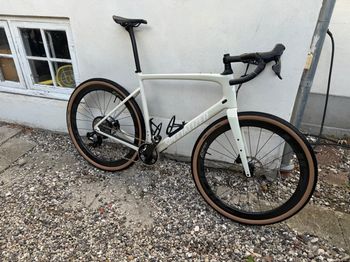 Used Specialized Diverge Sram Force, Zipp 303s, Powermeter 2025 Road & Gravel — image 11 of 11