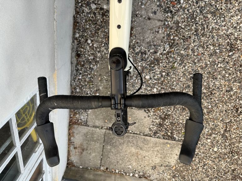 Used Specialized Diverge Sram Force, Zipp 303s, Powermeter 2025 Road & Gravel — image 3 of 11
