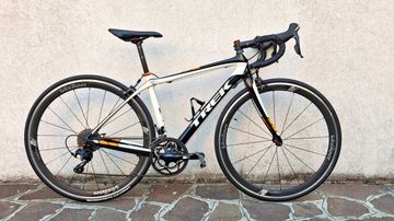Trek Domane 4.3 Compact 2016 2016 Road & Gravel usato