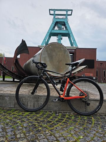 Używany Giant Revolt X 1 2025 2025 Road & Gravel — zdjęcie 3 z 11