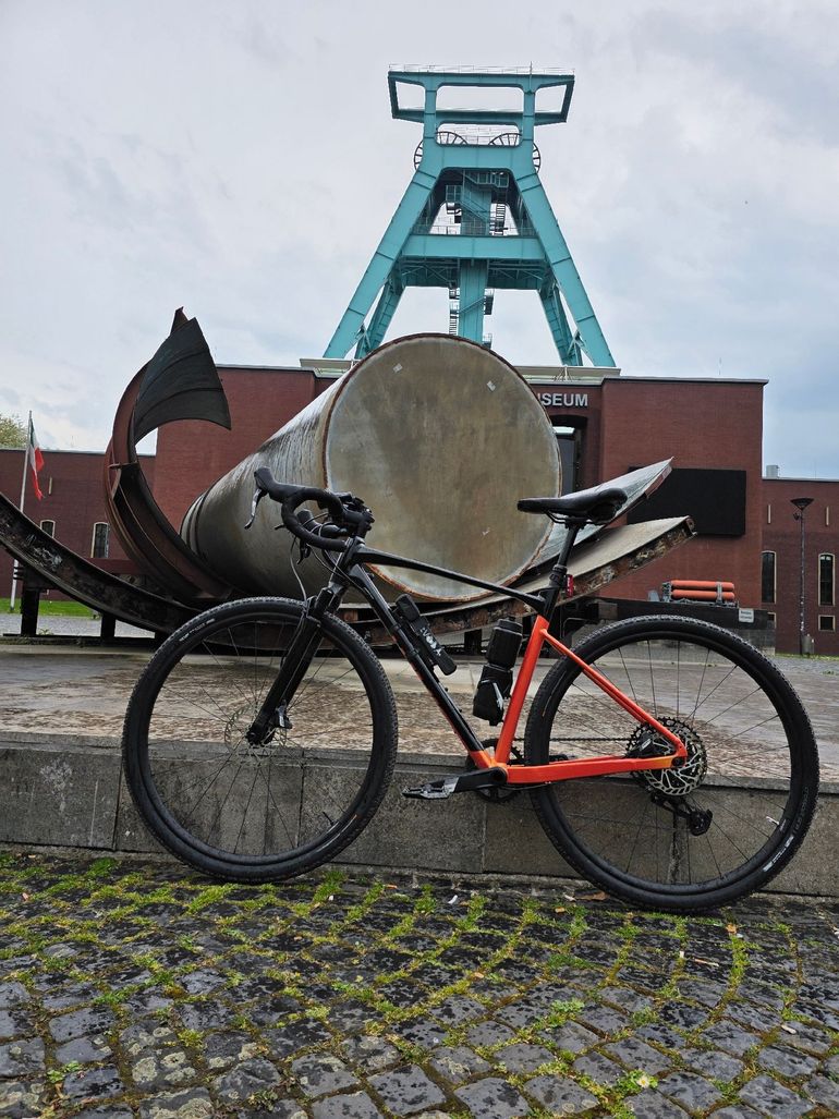 Used Giant Revolt X 1 2025 2025 Road & Gravel, Orange — image 3 of 11