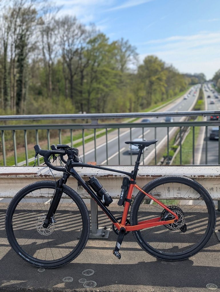 Used Giant Revolt X 1 2025 2025 Road & Gravel, Orange — image 6 of 11