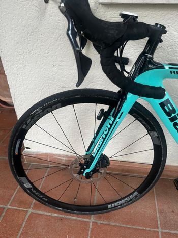 Used Bianchi Aria Disc Ultegra 2020 2020 Road & Gravel — image 4 of 4