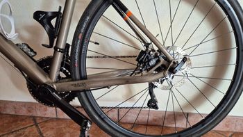 Used TRIBAN Gravel bike Shimano 105 2021 Road & Gravel — image 2 of 9