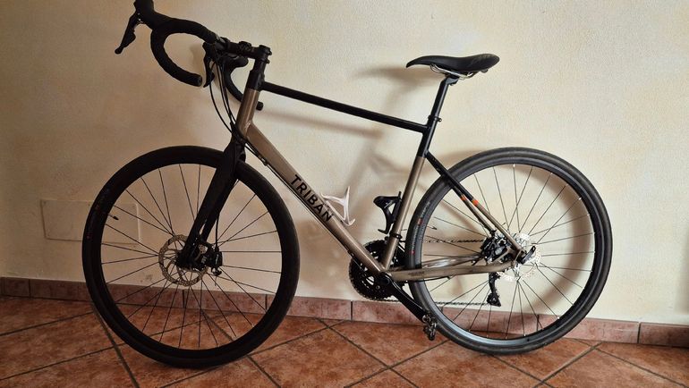 Used TRIBAN Gravel bike Shimano 105 2021 Road & Gravel — image 1 of 9