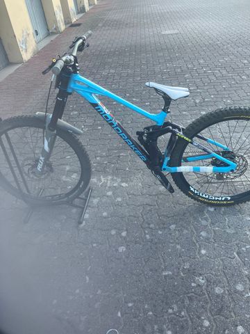 Tweedehands Mondraker SUMMUM R MX 2023 Frameset 2023 Mountainbike — afbeelding 1 van 23