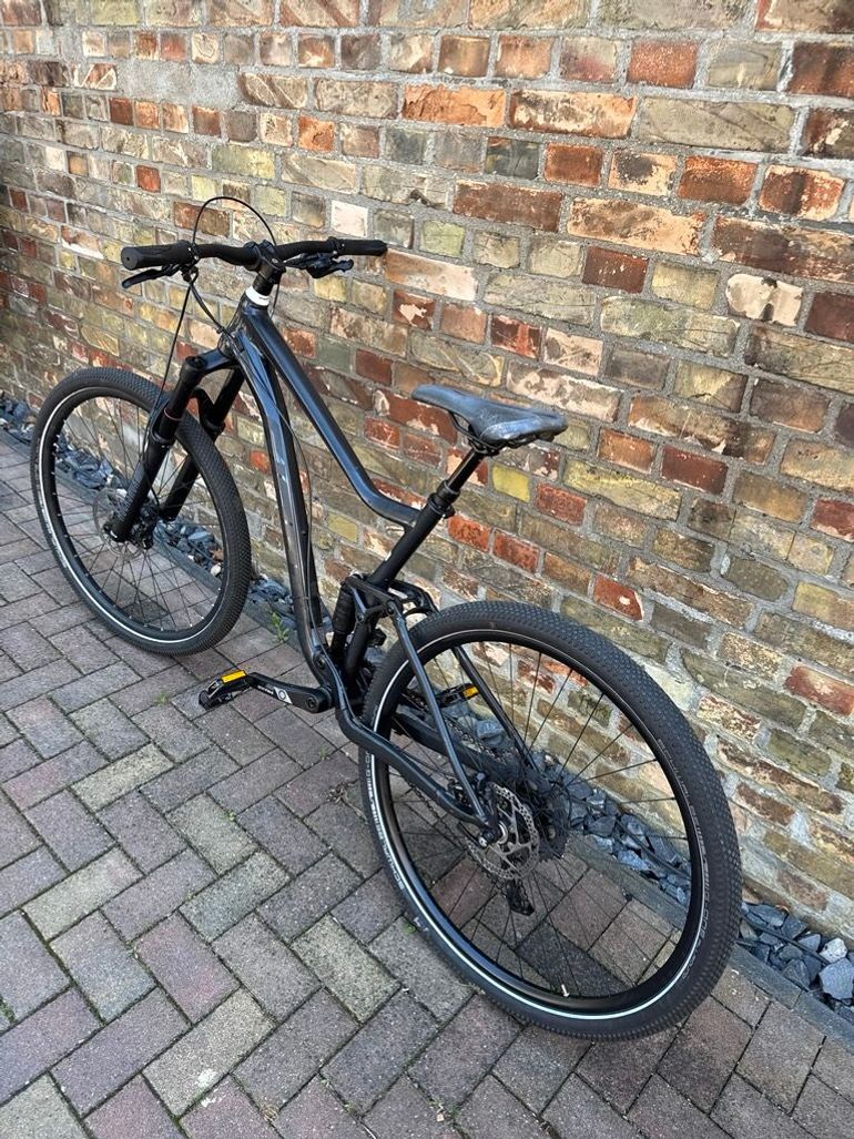 Used Giant Stance 29 2 2022 2022 Mountainbike — image 1 of 3