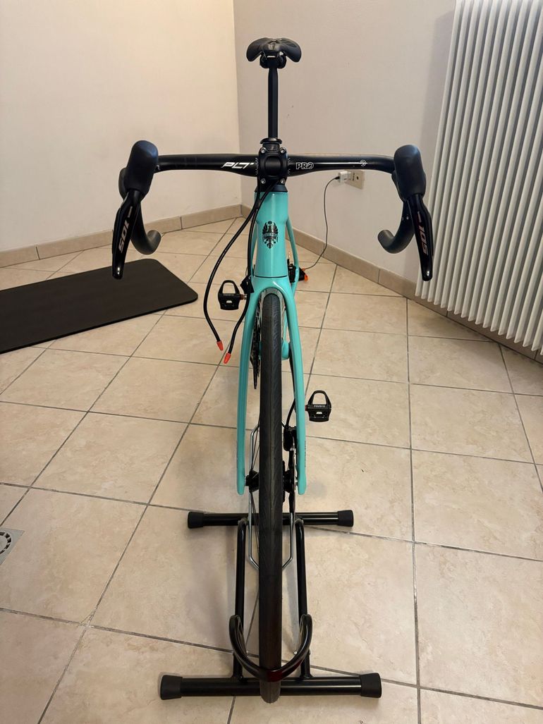 Used Bianchi Specialissima COMP 105 Di2 2025 2025 Road & Gravel — image 2 of 6