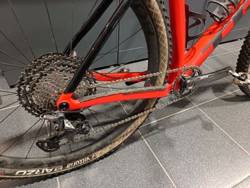 Tweedehands Trek Procaliber Shimano XTR 2024 Mountainbike — afbeelding 3 van 5