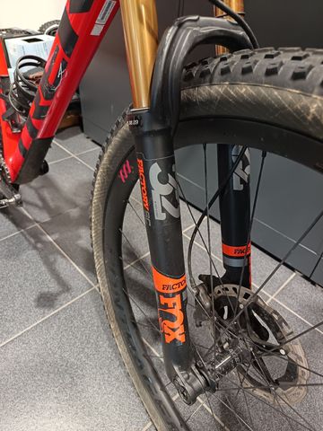 Tweedehands Trek Procaliber Shimano XTR 2024 Mountainbike — afbeelding 4 van 5