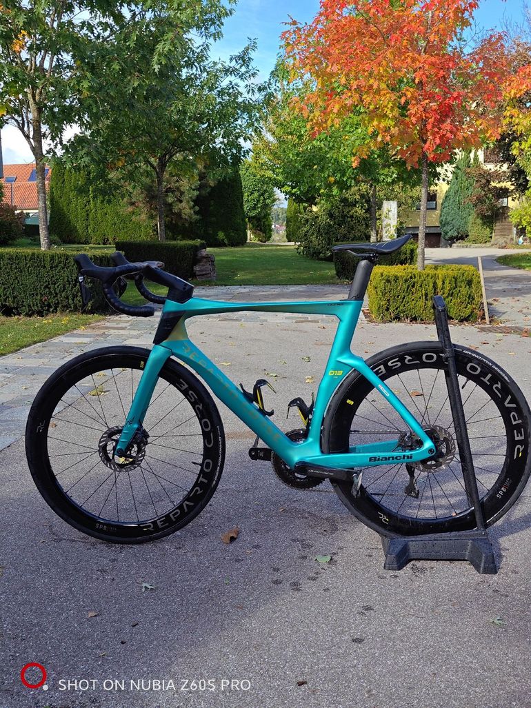 Used Bianchi Oltre RC, Tour de France Limited Edition Durace Di2 2023 2023 Road & Gravel, Green — image 3 of 14