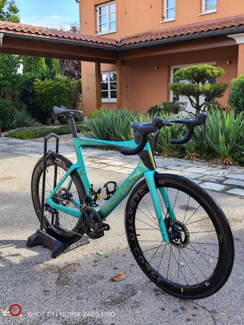 Used Bianchi Oltre RC, Tour de France Limited Edition Durace Di2 2023 2023 Road & Gravel, Green — image 2 of 14
