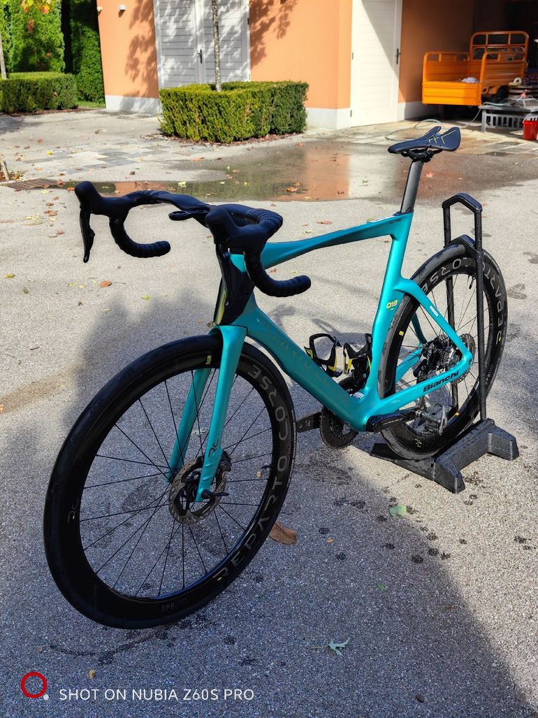 Used Bianchi Oltre RC, Tour de France Limited Edition Durace Di2 2023 2023 Road & Gravel, Green — image 4 of 14