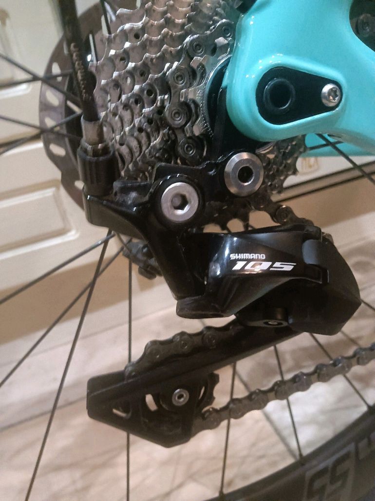 Bianchi Aria Disc 105 2019 2019 Road & Gravel usato, Blu — immagine 24 di 32