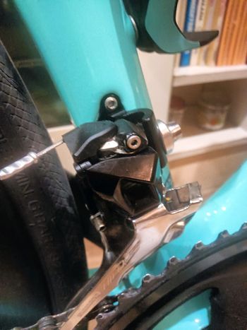 Bianchi Aria Disc 105 2019 2019 Road & Gravel usato, Blu — immagine 27 di 32