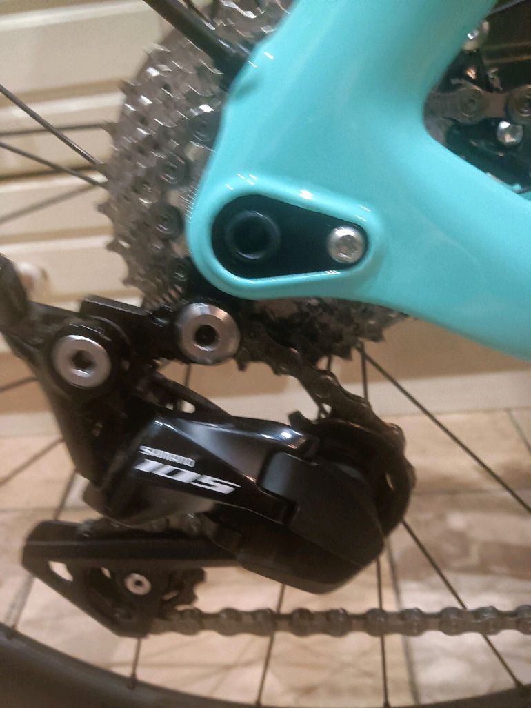 Bianchi Aria Disc 105 2019 2019 Road & Gravel usato, Blu — immagine 26 di 32
