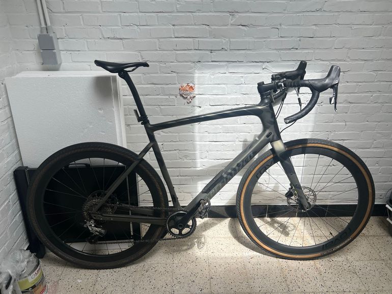 Used Specialized Diverge SRAM Rival 2023 Road & Gravel, Green — image 2 of 3