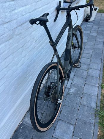 Used Specialized Diverge SRAM Rival 2023 Road & Gravel, Green — image 3 of 14