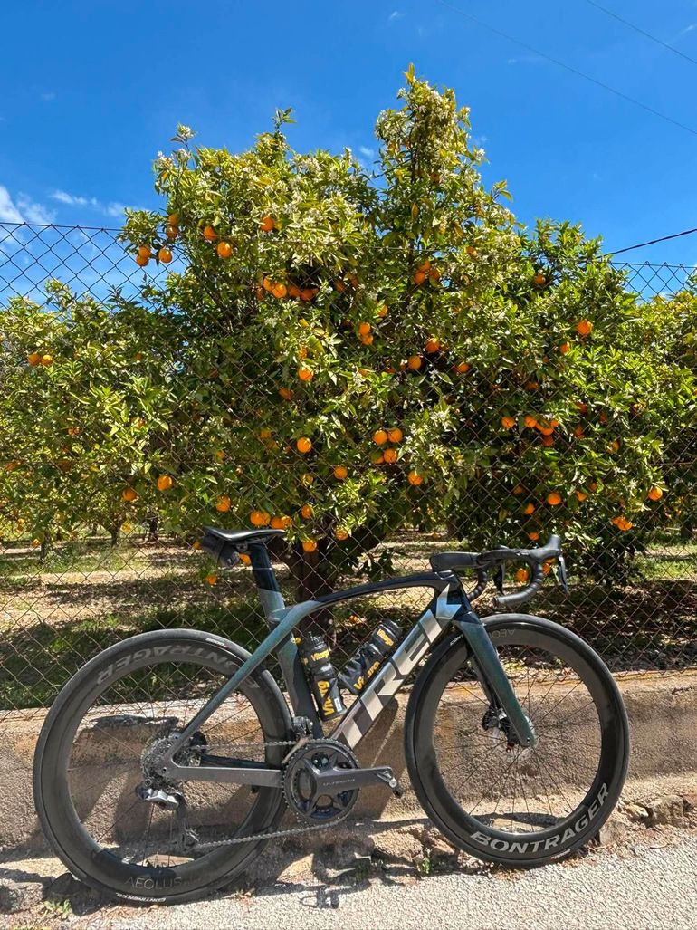 Used Trek Madone SLR 7 2022 2022 Road & Gravel, Black — image 4 of 5