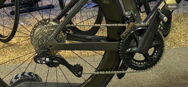 Used Trek Madone SLR 7 2022 2022 Road & Gravel, Black — image 3 of 5