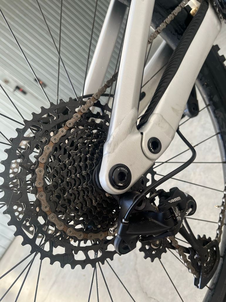 Used Scott Genius 940 2025 2025 Mountainbike, Light Gray, 29 — image 3 of 21