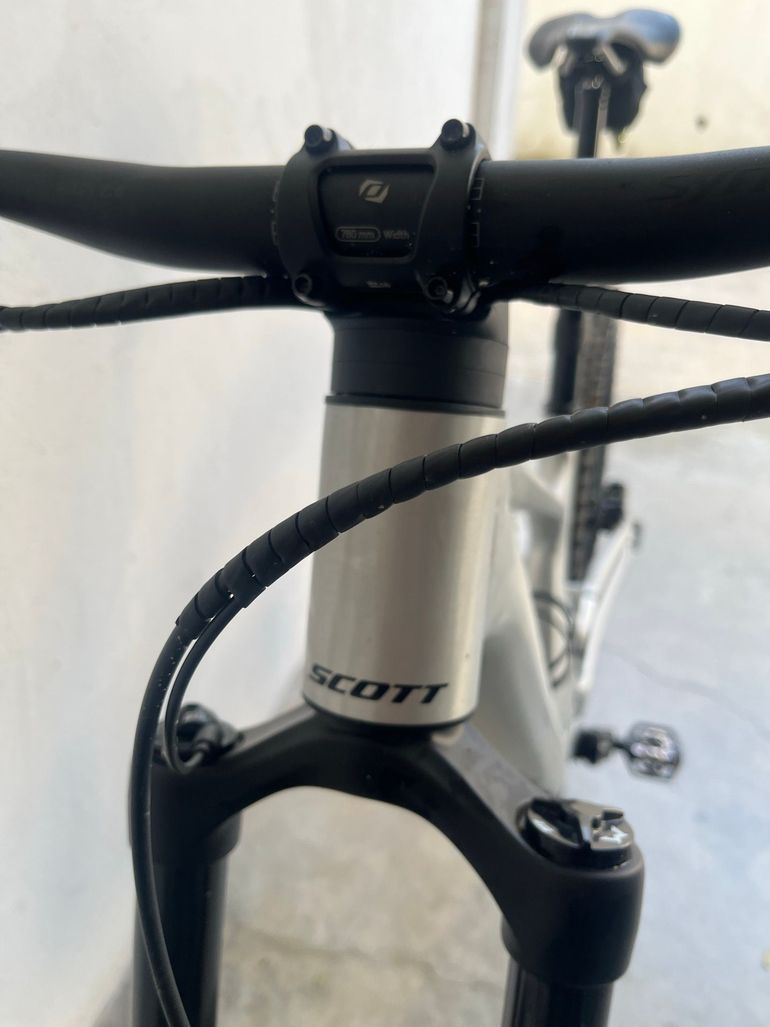 Used Scott Genius 940 2025 2025 Mountainbike, Light Gray, 29 — image 14 of 21