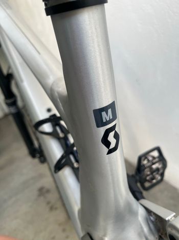 Used Scott Genius 940 2025 2025 Mountainbike, Light Gray, 29 — image 19 of 21