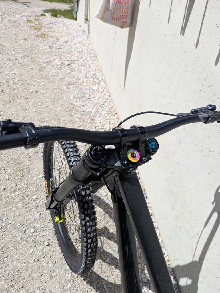 Used Commencal Supreme Single Speed / Fixed Gear 2024 Mountainbike — image 5 of 9