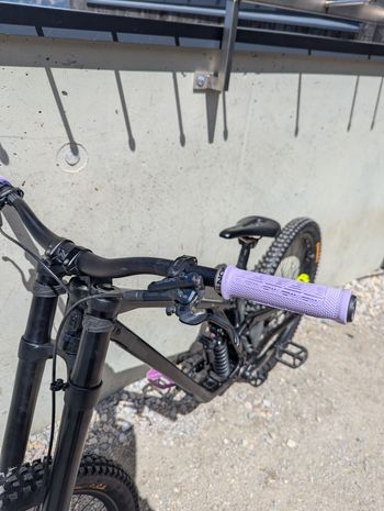 Used Commencal Supreme Single Speed / Fixed Gear 2024 Mountainbike — image 6 of 9