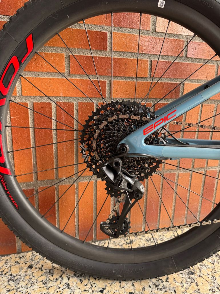 Used Specialized Men's Epic Expert 2019 2019 Mountainbike — image 4 of 9