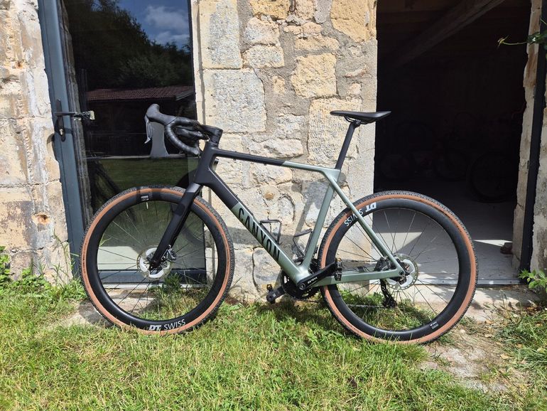 Used Canyon Grail CF SLX 8 Di2 2024 2024 Road & Gravel, Green — image 4 of 4