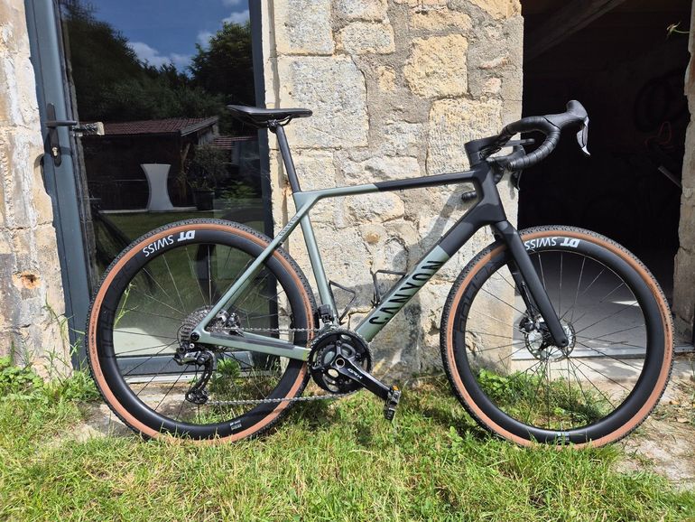 Used Canyon Grail CF SLX 8 Di2 2024 2024 Road & Gravel, Green — image 1 of 4