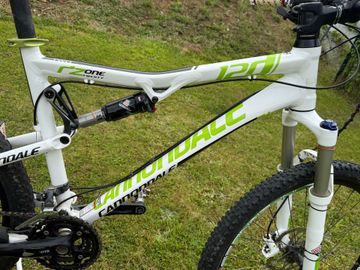 Used Cannondale Custom Shimano 105 2011 Mountainbike, White — image 6 of 10