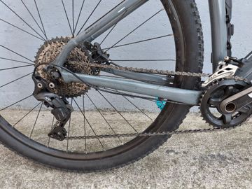 Used Trek X-Caliber 9 2019 2019 Mountainbike, Light Gray, 27.5, 29 — image 3 of 7