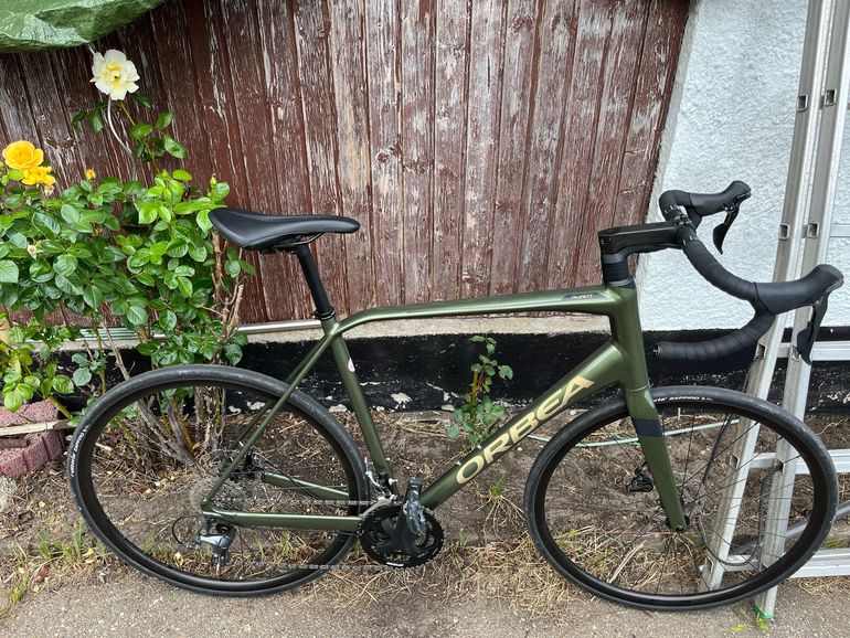 Used Orbea AVANT H30-D 2021 2021 Road & Gravel, Verde — image 1 of 7