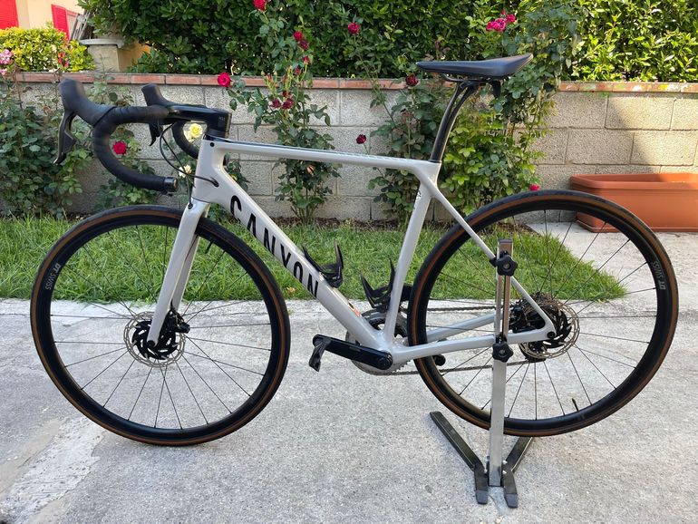 Used Canyon Endurace CF SL 7 eTAP 2022 2022 Road & Gravel — image 2 of 15