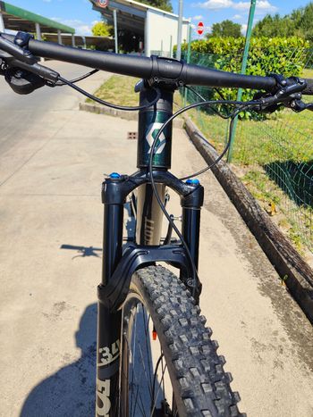 Used Scott Spark 930 2024 2024 Mountainbike, Green, 29 — image 7 of 10