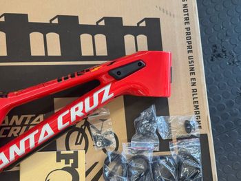 Used Santa Cruz V10 Frame / Carbon CC 2024 Frameset 2024 Mountainbike, Red, 29 — image 18 of 18