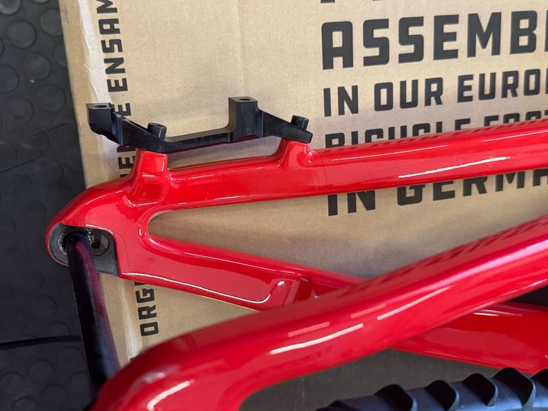 Used Santa Cruz V10 Frame / Carbon CC 2024 Frameset 2024 Mountainbike, Red, 29 — image 14 of 18