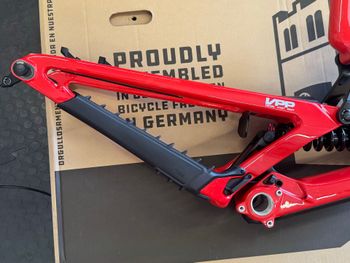 Used Santa Cruz V10 Frame / Carbon CC 2024 Frameset 2024 Mountainbike, Red, 29 — image 3 of 18
