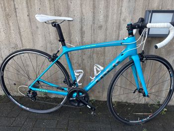 Used Trek Émonda SL 6 Women's 2017 2017 Road & Gravel — image 2 of 3