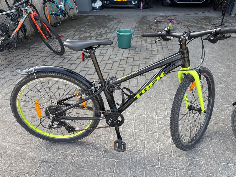 Trek Wahoo 20 2020 2020 Youth de segunda mano, Negro — imagen 1 de 4