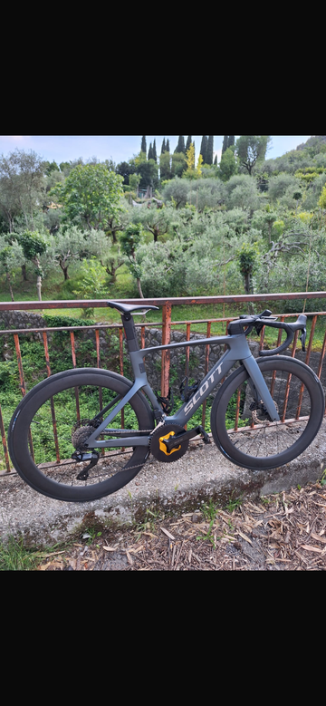 Použité Scott foil rc Custom Shimano 105 2026 Road & Gravel — obrázek 2 z 10