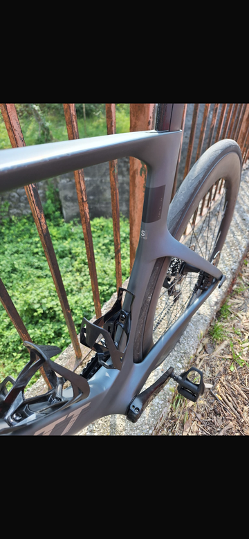 Použité Scott foil rc Custom Shimano 105 2026 Road & Gravel — obrázek 8 z 10