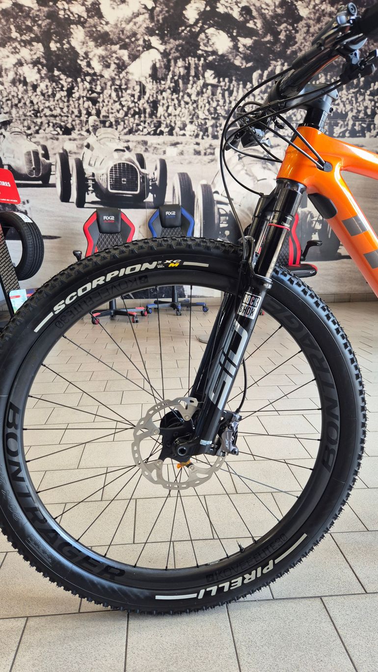 Used Trek Supercaliber 9.7 Gen 1 2023 2023 Mountainbike — image 6 of 6