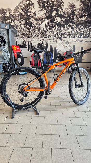 Used Trek Supercaliber 9.7 Gen 1 2023 2023 MTB