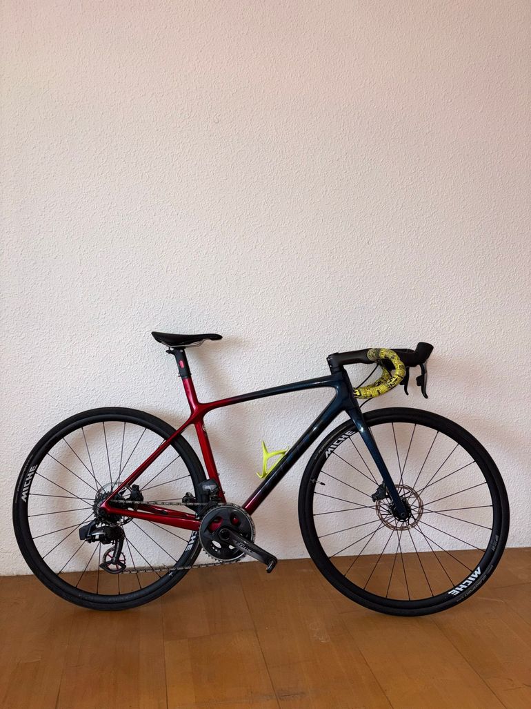Used Giant TCR Advanced SL 1 Disc 2021 2021 Road & Gravel — image 1 of 6