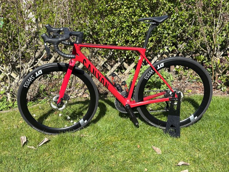Used Canyon Ultimate CF SL 8 Disc Aero 2022 2022 Road & Gravel, Red — image 2 of 6